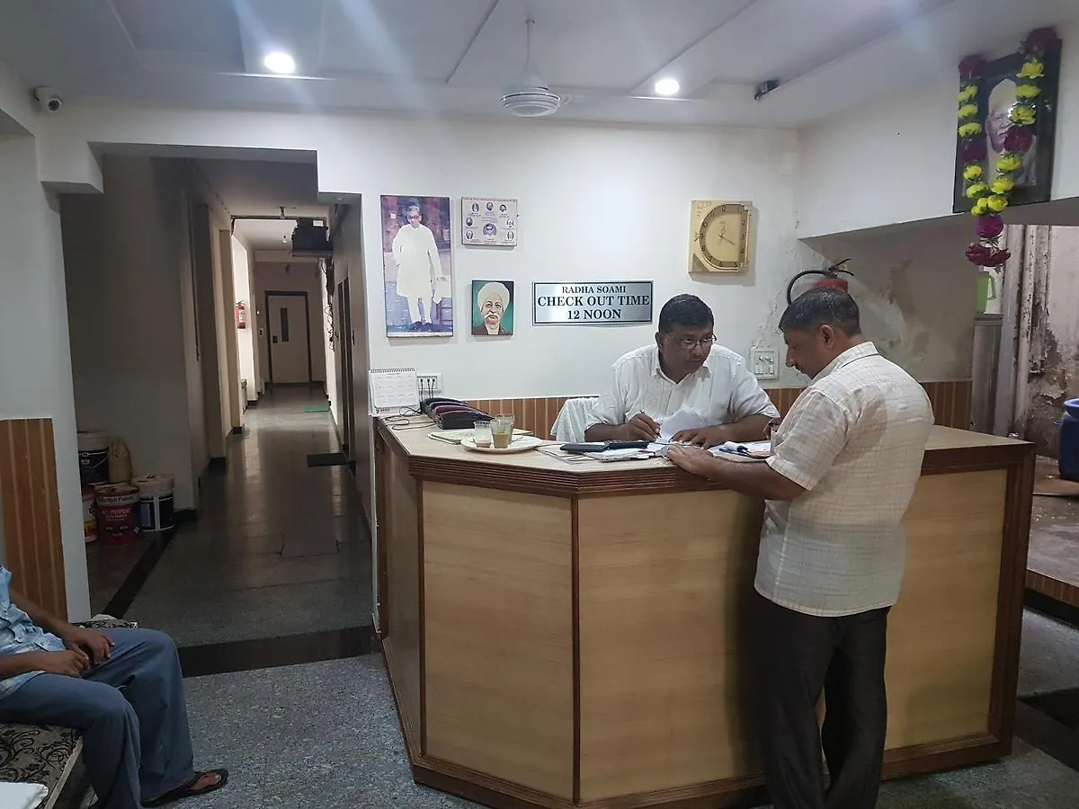 Hotel Kaveri Lodge Agra  India