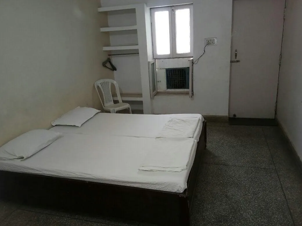 Hotel Kaveri Lodge Agra  India
