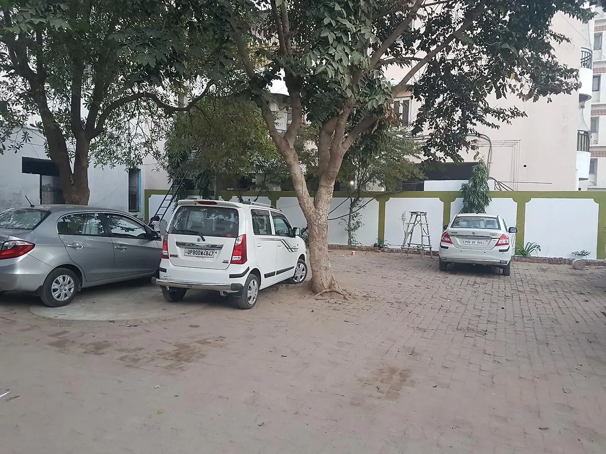 Hotel Kaveri Lodge Agra  India